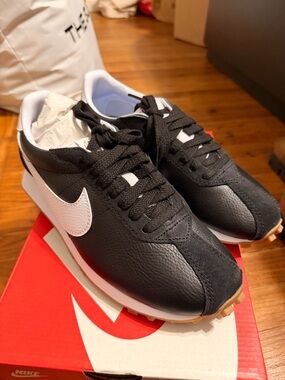 Nike Black & White Retro Runner Sneakers